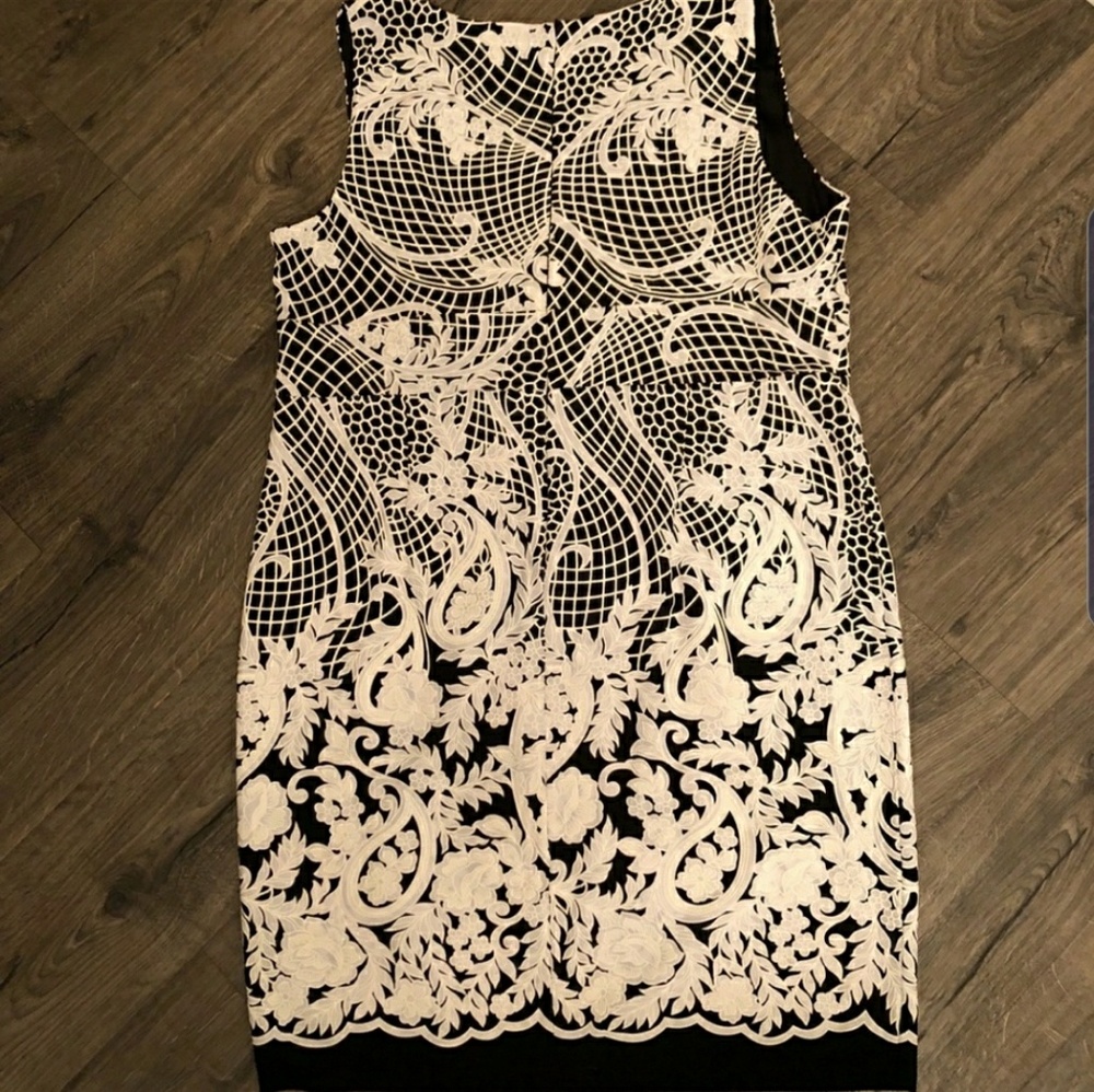 Dress - Picture 3 of 5